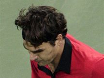 Roger Federer zahrv der mezi nohama