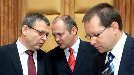 Lubomír Zaorálek a hejtman Michal Haek na jednání Ústavního soudu v Brn. (10. záí 2009)