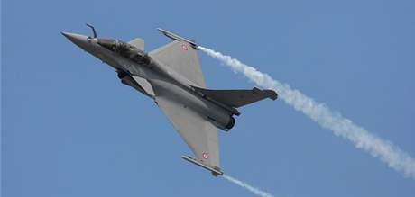 Francouzský letoun typu Rafale