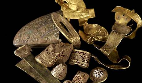 V britském Staffordshiru našel na konci září amatérský hledač obrovský poklad z anglosaského období