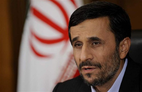 Íránský prezident Mahmúd Ahmadíneád v rozhovoru s redaktory AP (23.9.2009)