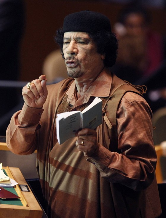 Muammar Kaddáfí pi projevu ped Válným shromádním OSN (23. záí 2009)
