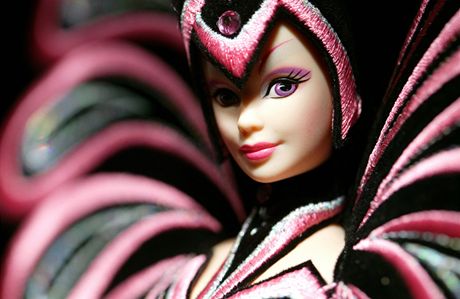 Nová Lara Croft? V Hollywoodu cht�jí z Barbie ud�lat ak�ní hrdinku