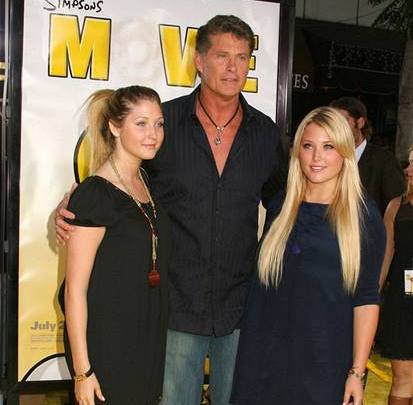 Herec David Hasselhoff s dcerami Taylor-Ann a Hayley na premiée filmu