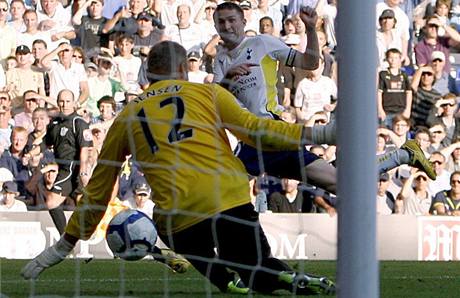 Tottenham - Burnley: Robbie Keane stl gl
