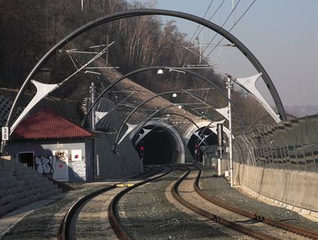 Nov spojen Praha Hlavn ndra, Masarykovo ndra  Libe, Vysoany, Holeovice