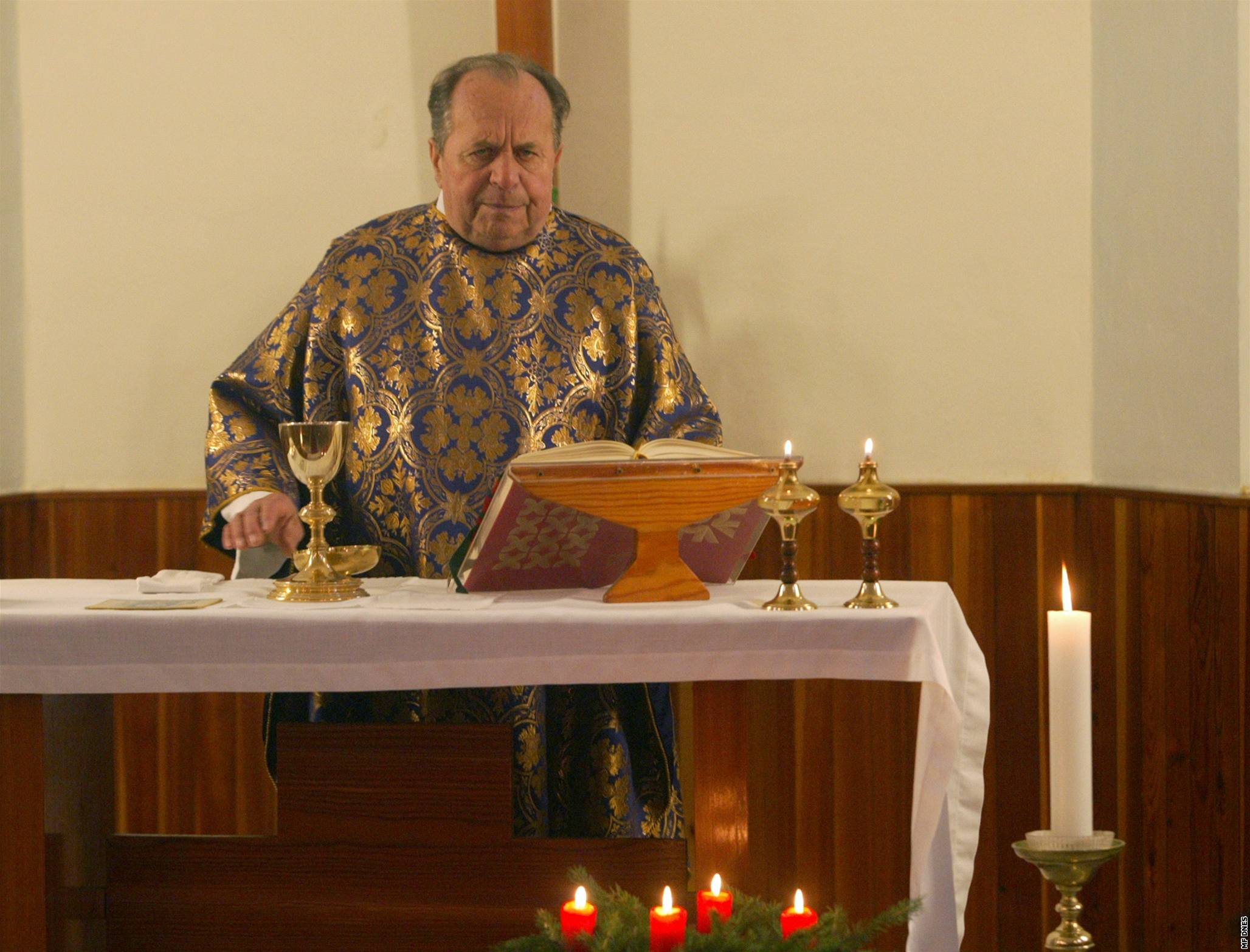 Zemřel významný duchovní, někdejší politický vězeň Antonín Huvar