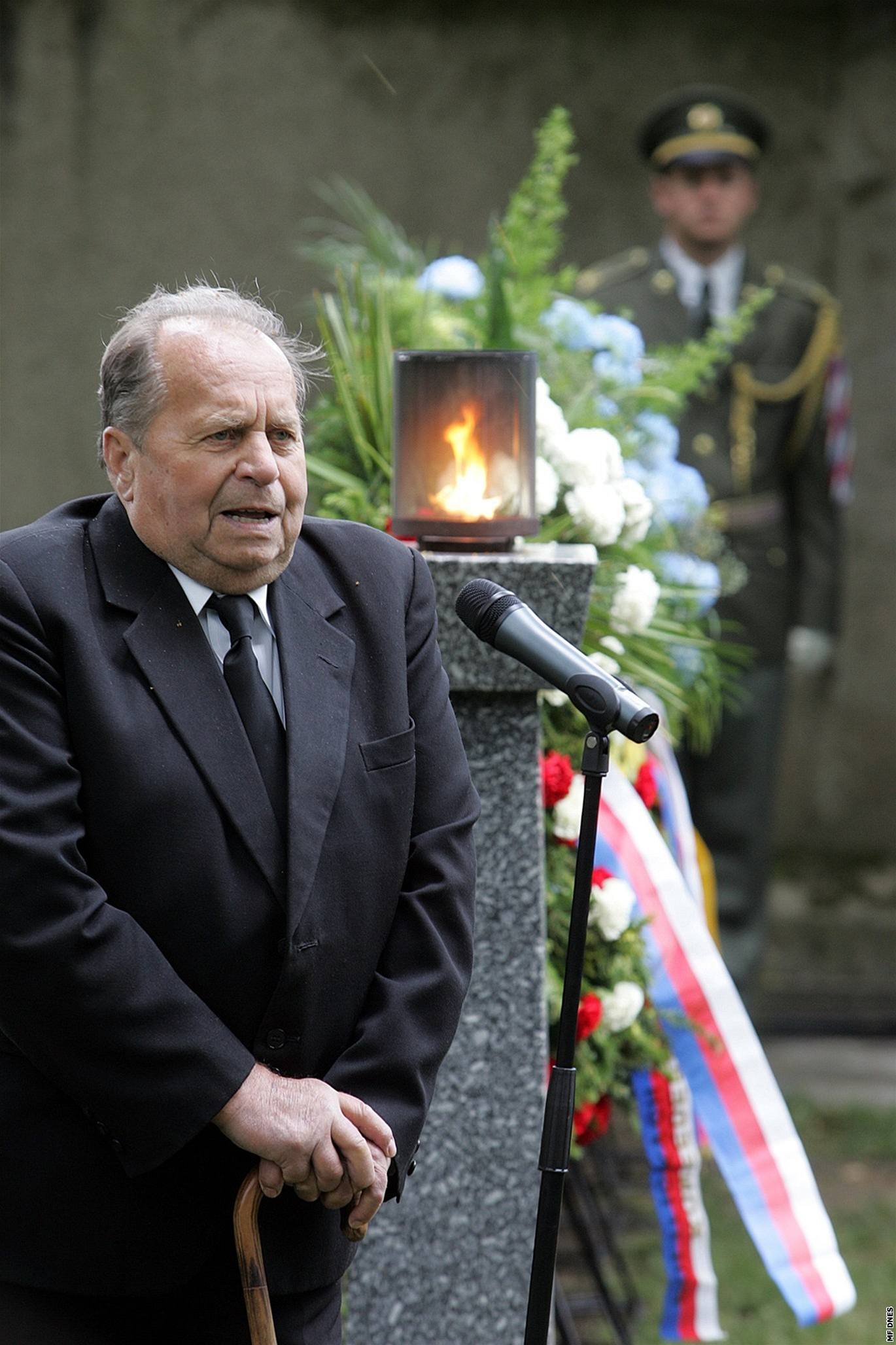 Zemřel významný duchovní, někdejší politický vězeň Antonín Huvar