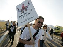 Demonstrujc na papeov mi v Brn-Tuanech