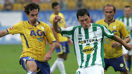 Teplice - Bohemians 1905: domácí David Kalivoda (vlevo) a Tomá� Hrdli�ka