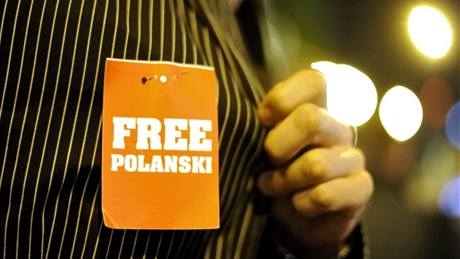 Do kampaně za propuštění Romana Polanského se zapojují umělci zvučných jmen i řadoví občané