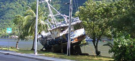 Následky tsunami na souostroví Samoa v Pacifiku (30. září 2009).