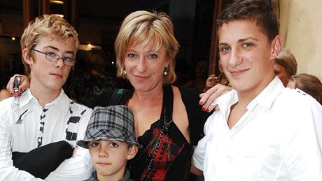 Autorka seriálu Ulice Lucie Paulová se svými syny