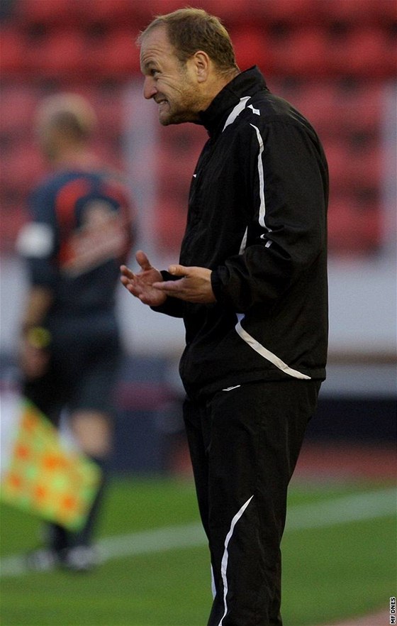 Pavel Hoftych, trenér Bohemians 1905, byl vykázán na tribunu.