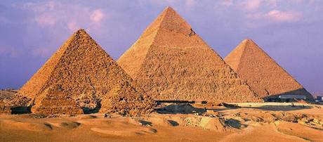 Egyptské pyramidy jsou i po několika tisíciletích naprosto úchvatné. 
