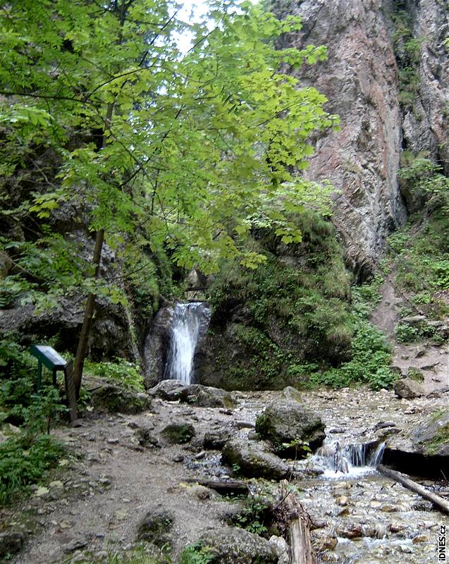 Slovensko, Malá Fatra. Jeden z etných vodopád