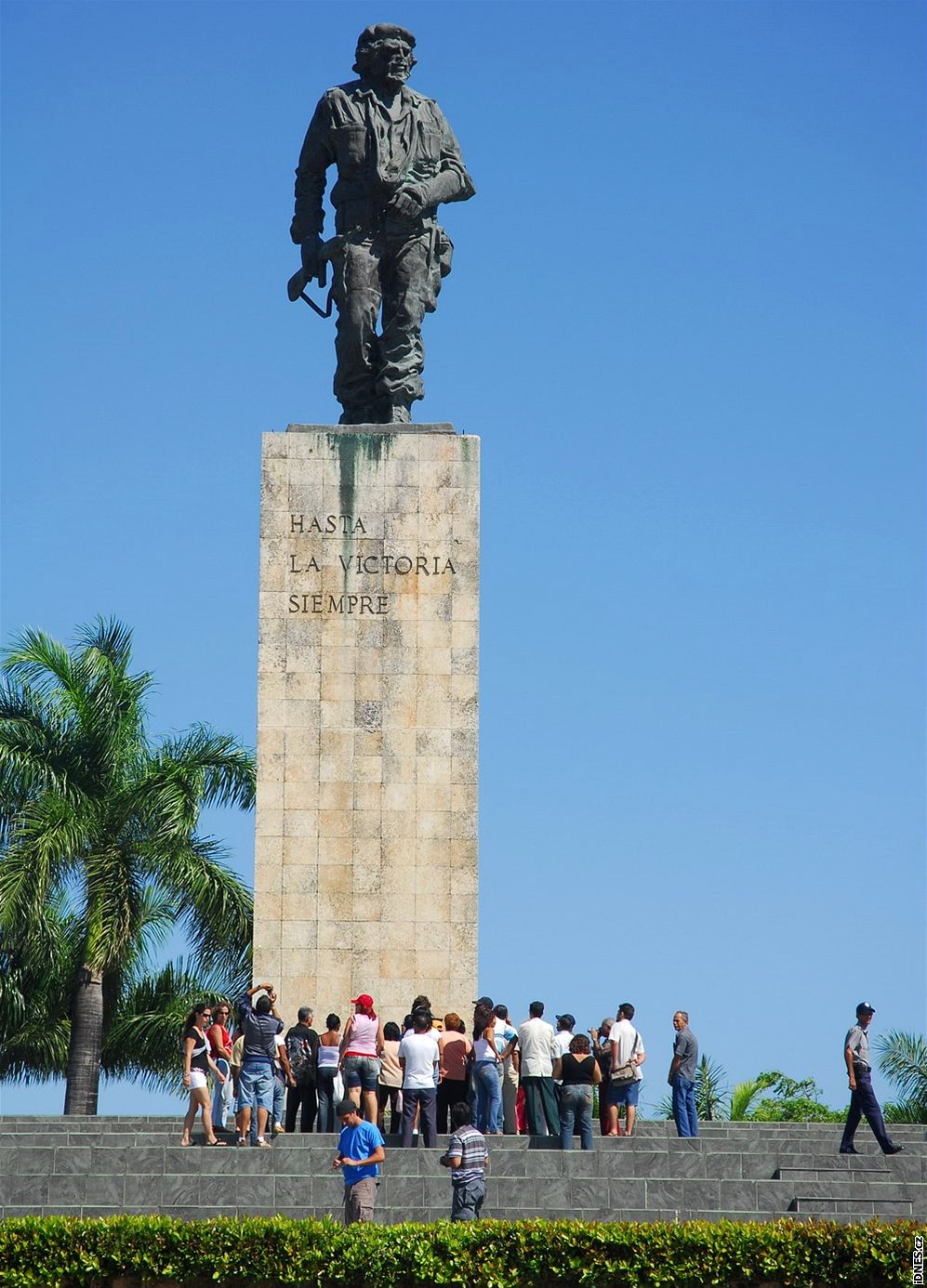 Kuba na kole. Che Guevarv monument