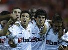 Fotbalisté FC Sevilla se radují