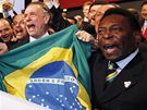 Pelé (vpravo), brazilský prezident Luiz Inacio Lula da Silva (vlevo) a éf kandidatury Carlos Arthur Nuzman slaví pidlení OH 2016 Riu