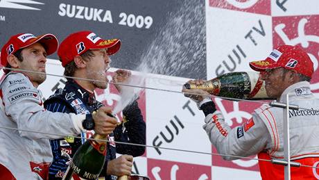 Velká cena Japonska,  Zleva: Jarno Trulli, Sebastian Vettel a Lewis Hamilton