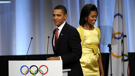 Barack Obama s manelkou Michelle v Kodani pi lobbování za Chicago jako poadatele olympiády v roce 2016 (2. íjna 2009)