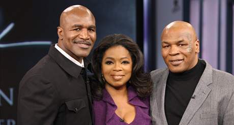 Zleva: Evander Holyfield, Oprah Winfreyová a Mike Tyson