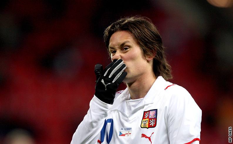 �e�tí fotbalisté nepostoupili, lidé budou ale sázet i tak.