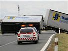 Silný vítr pevrátil na silnici I/52 u Pohoelic ve smru od Brna nákladní automobil s pívsem 