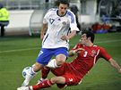 Finsko - Wales: domácí Roni Porokara (vlevo) a Gareth Bale