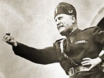 Italsk faistick dikttor Benito Mussolini pi projevu v roce 1934.