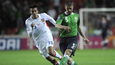 �esko - Severní Irsko: Milan Baro� (vlevo) a Stephen Craigan 