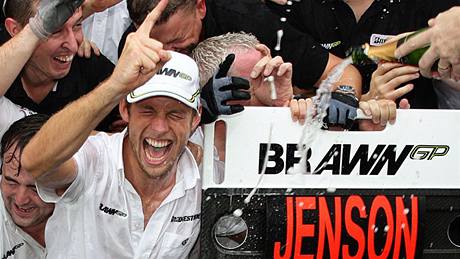 Jenson Button slaví titul mistra svta 2009