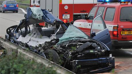  Tragická havárie kamionu a slovenského osobního automobilu na 190 km dálnice D1.