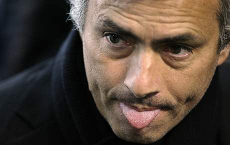 VALE! SBOHEM! Italská liga trenéra Josého Mourinha rychle omrzela. U se vidí zpátky v Anglii.