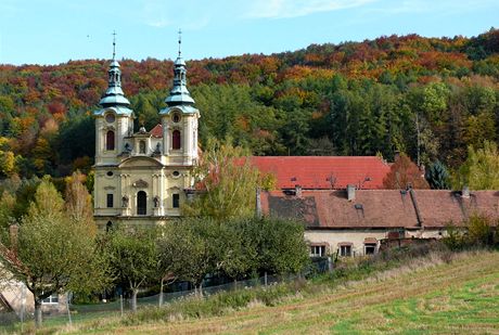 Klter v Dolnm Roov, schoulen v hlubokm dol, ek jako pkov Renka na sv znovuzrozen