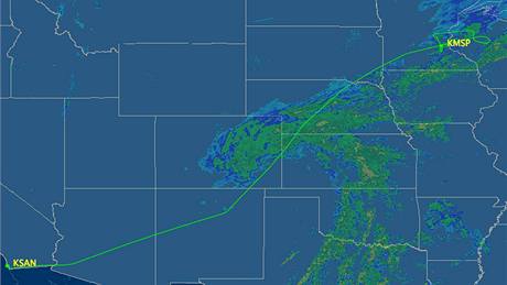 Snímek, zveejnný serverem FlightAware.com, zachycuje dráhu letu stroje spolenosti Northwest Airlines ve stedu 21. íjna. Letadlo peletlo svou destinaci o 240 kilometr.