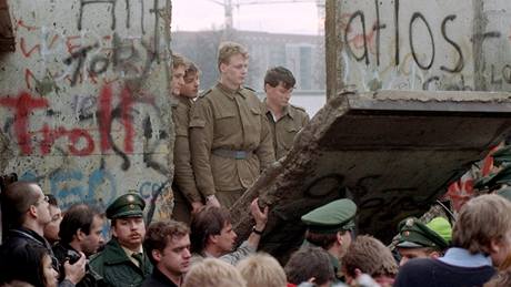 Pád Berlínské zdi v listopadu 1989.