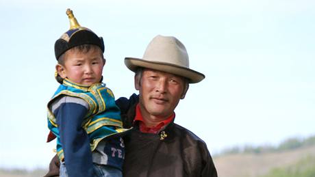 V Mongolsku vítají hosty vaeným svitm.