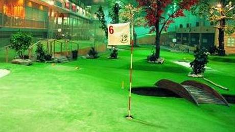 Golf indoor Erpet Praha.