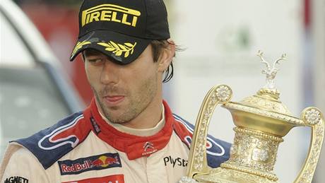 Sebastien Loeb s pohárem pro mistra svta 2009