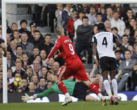 Fernando Torres z Liverpoolu a Pantsil z Fulhamu