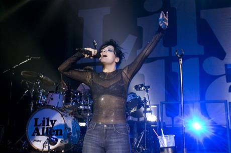 Lily Allen (Praha, SaSaZu, 30. 10. 2009)