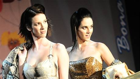 V roli modelky se opt pedstavila Libue Vojtková (vpravo)