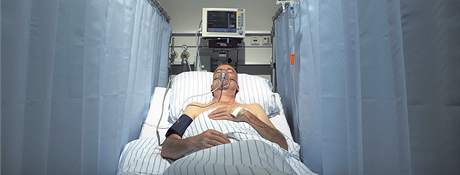V liberecké nemocnici zemel po operaci kýly pacient. Prý selhal pístroj.
