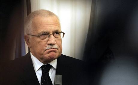 Prezident Václav Klaus oznamuje, e podepsal Lisabonskou smlouvu (3. listopadu 2009)