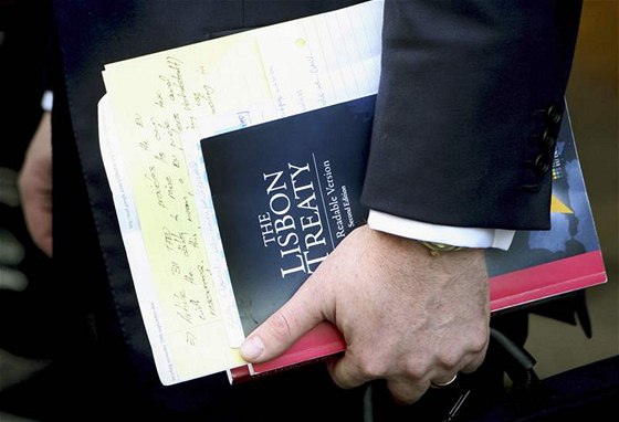 Podpis Lisabonské smlouvy. Ilustraní foto