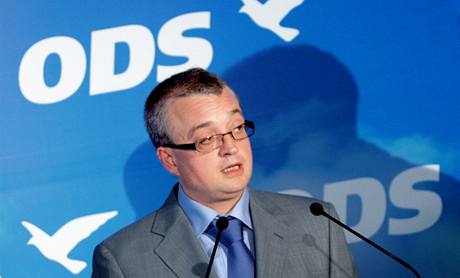 Je�t� v pond�lí si poslanec ODS Marek Benda stál za svým. Titul doktora práv prý nepou�ívá. P�edstavovat se tak ale cht�l nap�íklad na kandidátce do p�ed�asných voleb.