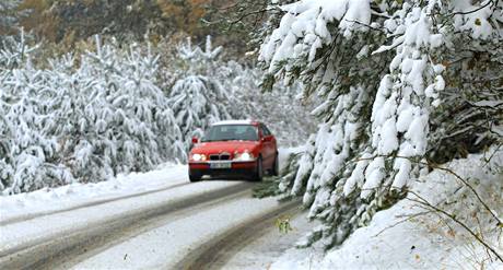 erstv napadlý sníh u Rudky na Blanensku. (4. listopadu 2009)