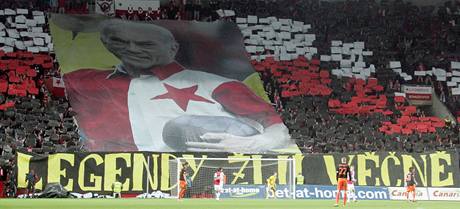 Slavia - Valencie: fanouci uctili pamtku Frantika Veselho