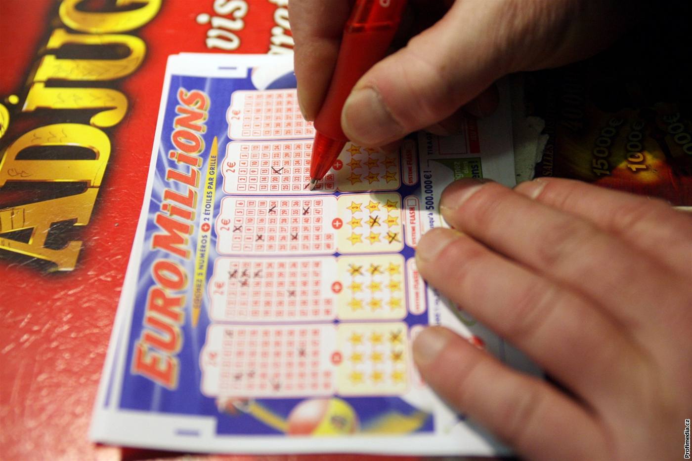 PADNE HISTORICKÝ JACKPOT. V pátek v loterii EuroMillions padne jackpot ve vý�i 190 milion� eur.